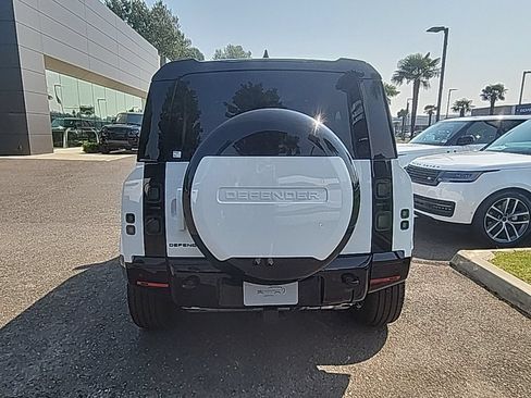 New 2026 Land Rover Defender 110 X-Dynamic SE AWD/4WD image 6