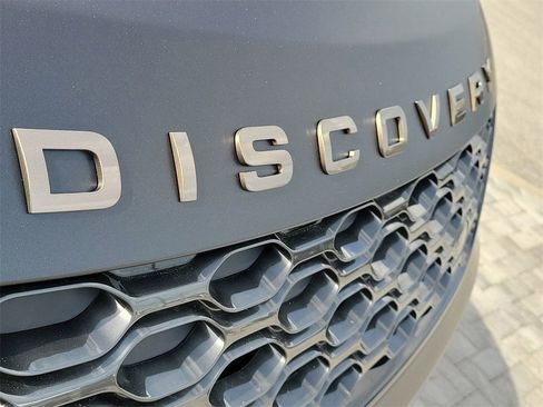 New 2026 Land Rover Discovery Limited Edition image 9