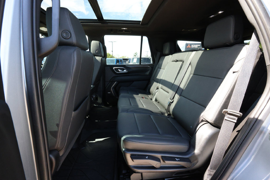 Used 2023 Chevrolet Tahoe Z71 w/ Z71 Off-Road Package AWD/4WD image 16