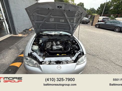 Used 2004 MAZDA MX-5 Miata w/ Cloth Azure Blue Pkg RWD image 30