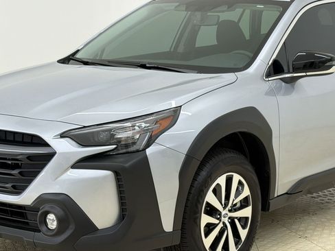 Used 2025 Subaru Outback Premium w/ Popular Package #1 AWD/4WD image 18
