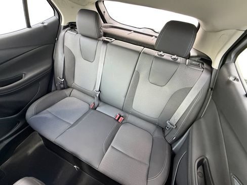 Used 2024 Buick Encore GX Preferred FWD image 24