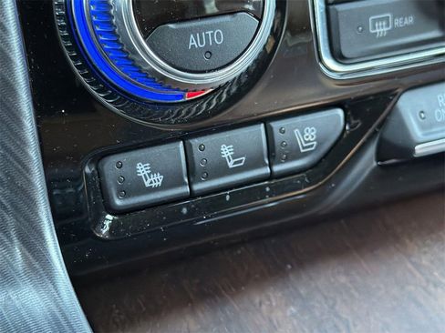 Used 2024 GMC Yukon Denali Ultimate image 21