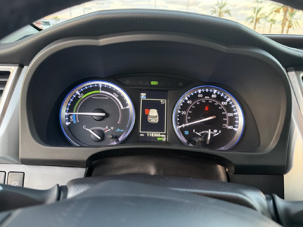Used 2019 Toyota Highlander XLE AWD/4WD image 12