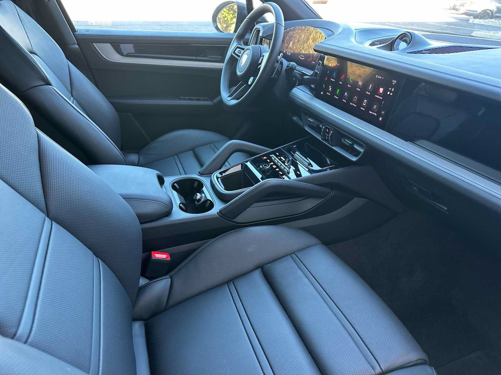 Certified 2025 Porsche Cayenne E-Hybrid AWD/4WD image 17
