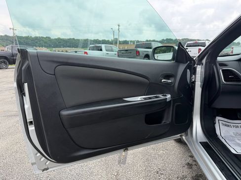 Used 2011 Chrysler 200 Touring FWD image 12