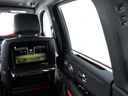 Certified 2024 Rolls-Royce Cullinan Black Badge w/ Dark Exterior Package image 30