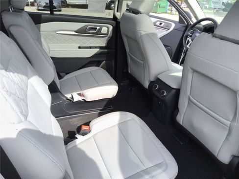 New 2026 Ford Explorer Platinum w/ LUX Leather Package AWD/4WD image 24