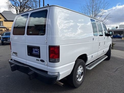 Used 2014 Ford E-250 and Econoline 250 w/ Power Group image 3