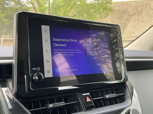 Used 2025 Toyota Corolla LE image 23