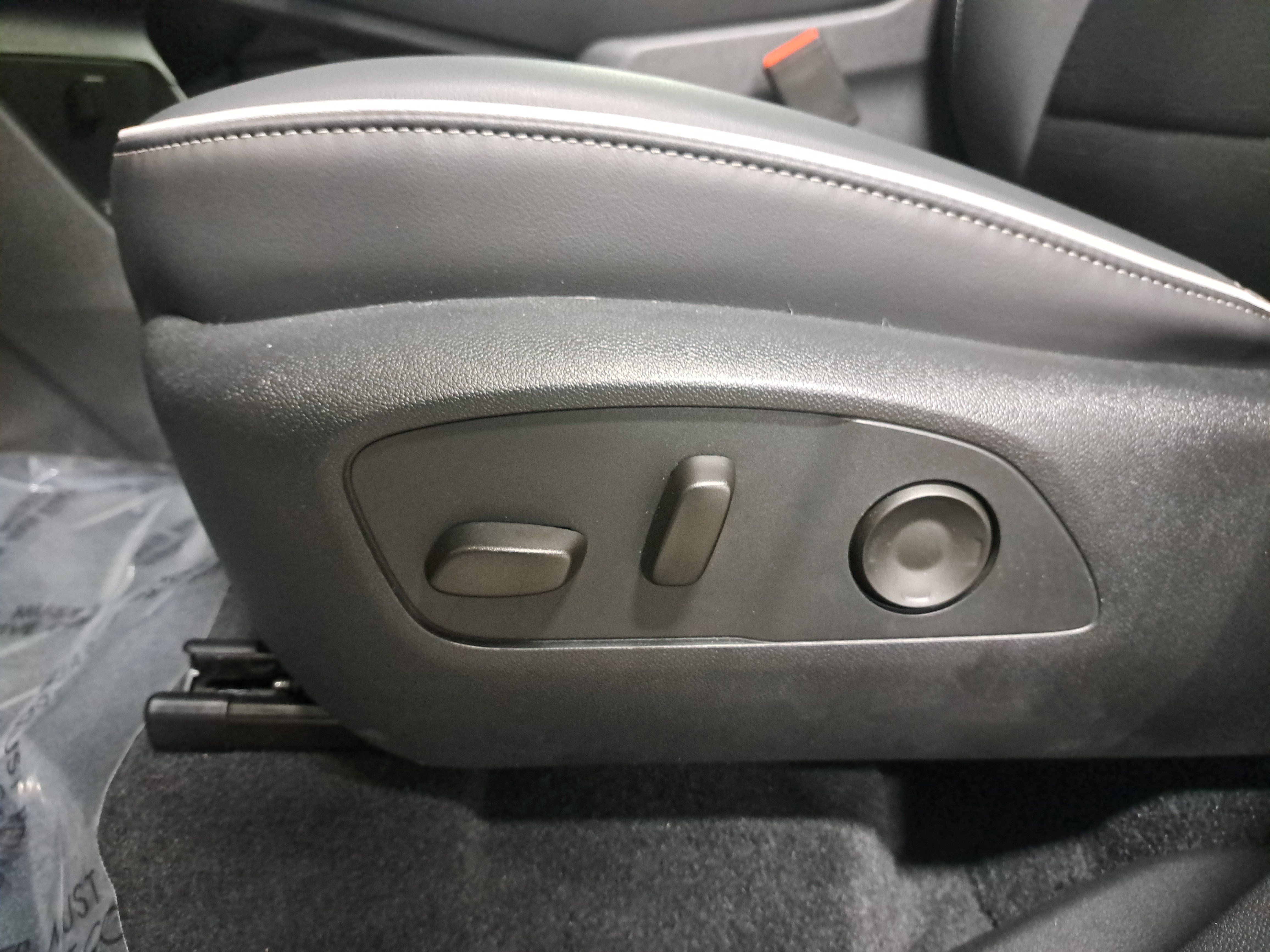Used 2026 Buick Enclave Sport Touring w/ Power Package FWD image 30