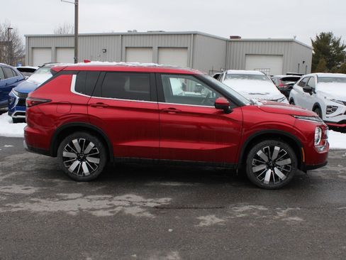 New 2026 Mitsubishi Outlander SE AWD/4WD image 4