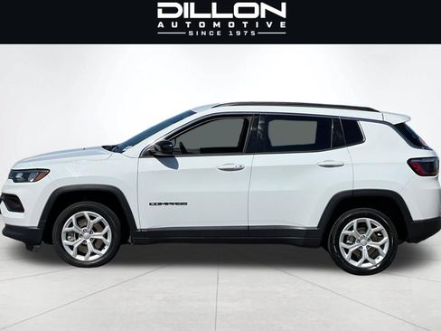 Used 2024 Jeep Compass Latitude AWD/4WD image 7