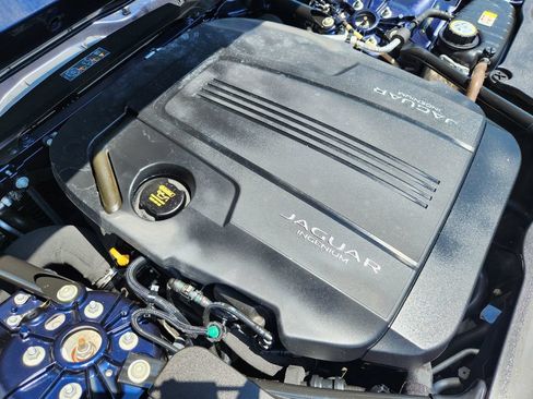 Used 2020 Jaguar F-TYPE Coupe RWD image 20