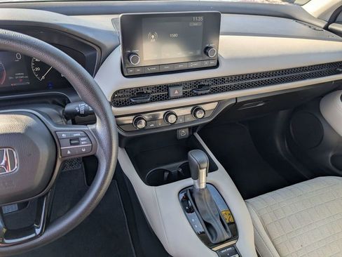 Used 2025 Honda HR-V LX image 32
