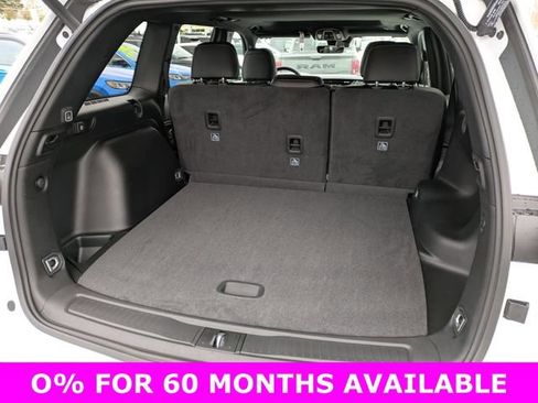 New 2025 Jeep Grand Cherokee Altitude image 27