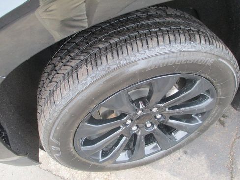 Used 2021 Chevrolet Tahoe Premier w/ Premium Package image 11