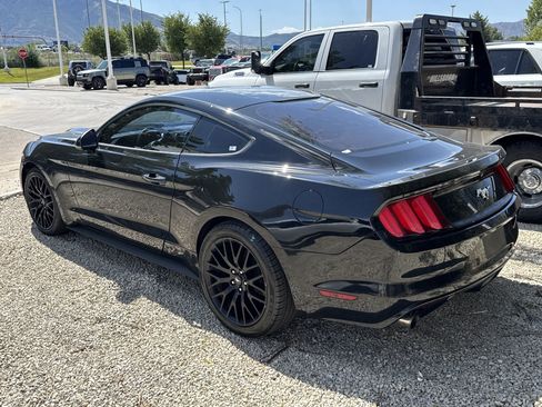 Used 2016 Ford Mustang Coupe RWD image 6