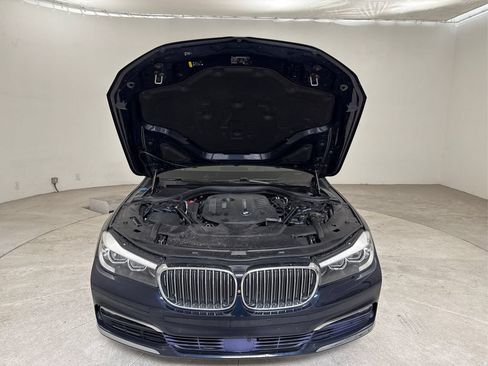 Used 2017 BMW 740i RWD image 15