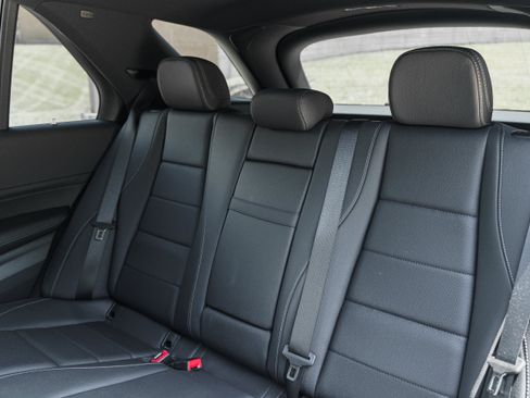 Used 2025 Mercedes-Benz GLE 450 4MATIC image 24
