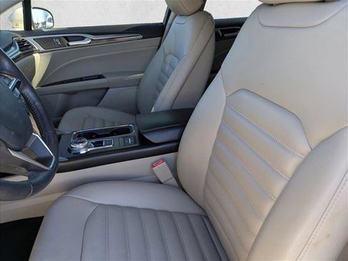 Used 2019 Ford Fusion SEL image 24