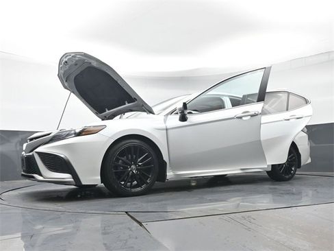 Used 2022 Toyota Camry XSE image 47