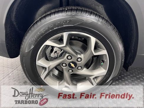 New 2025 Chevrolet Trax LT w/ Sunroof Package image 19