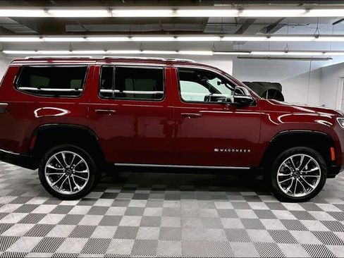 Used 2025 Jeep Wagoneer Series III w/ Premium Group I AWD/4WD image 14