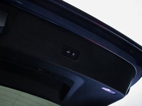 Used 2021 Audi Q8 Premium Plus image 20