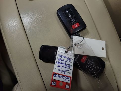 Used 2016 Toyota Highlander XLE AWD/4WD image 17