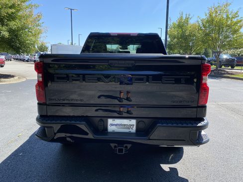 Used 2025 Chevrolet Silverado 1500 Custom w/ Turbomax Blackout Package AWD/4WD image 8