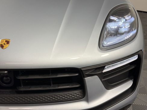 Used 2026 Porsche Macan AWD/4WD image 11