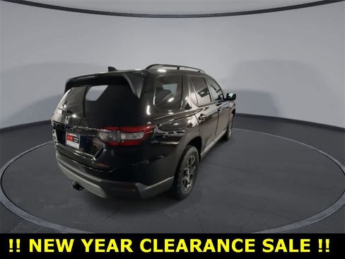 Used 2023 Honda Pilot TrailSport image 8