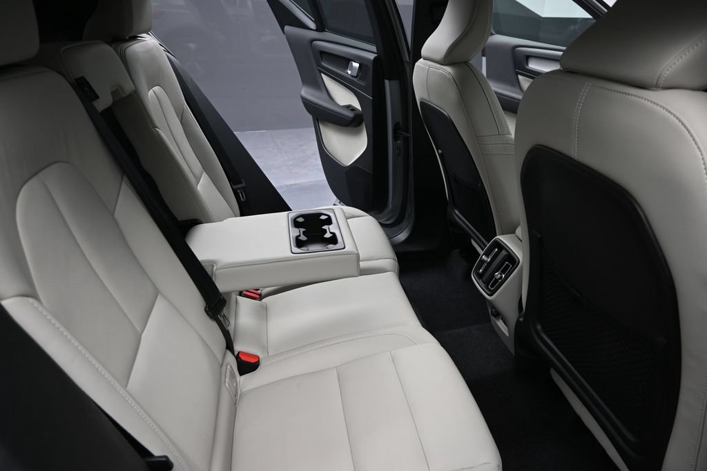 Used 2026 Volvo XC40 B5 Plus AWD/4WD image 21