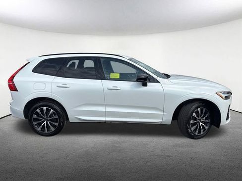 Used 2025 Volvo XC60 B5 Plus AWD/4WD image 15