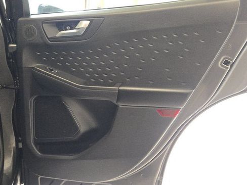 Used 2020 Ford Escape Titanium FWD image 9