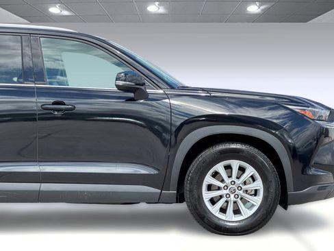 Used 2025 Toyota Grand Highlander FWD image 35