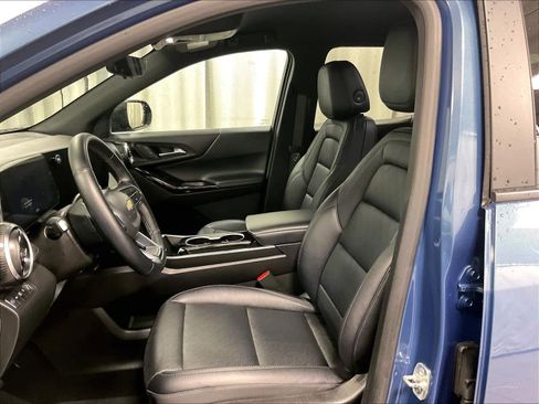 Used 2025 Chevrolet Equinox LT w/ Convenience Package II image 10