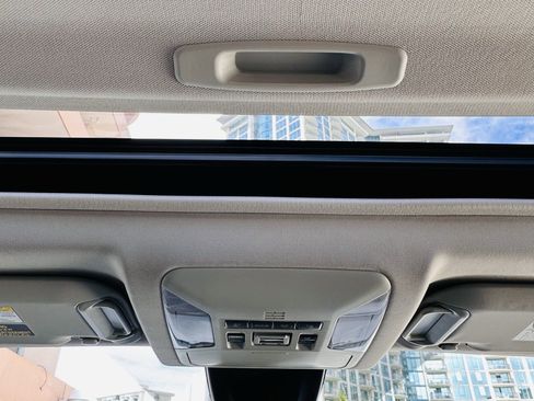 Used 2022 Toyota RAV4 XLE image 25