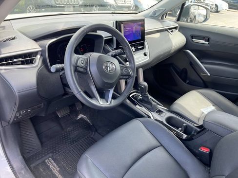 Used 2024 Toyota Corolla Cross XLE w/ Convenience Package AWD/4WD image 6