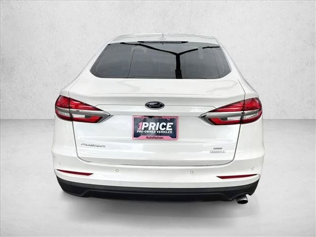 Used 2020 Ford Fusion SE FWD image 6