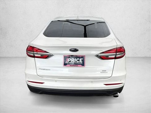 Used 2020 Ford Fusion SE FWD image 6