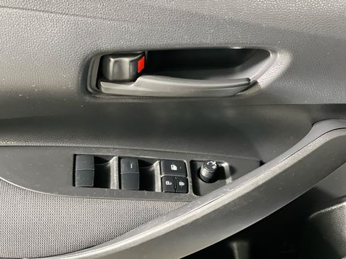 Used 2022 Toyota Corolla LE FWD image 16