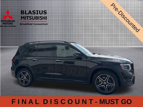 Used 2021 Mercedes-Benz GLB 250 4MATIC w/ AMG Line image 9