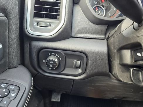 Used 2025 RAM 2500 Big Horn AWD/4WD image 12