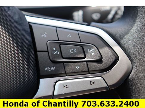 Used 2022 Volkswagen Tiguan SE image 19