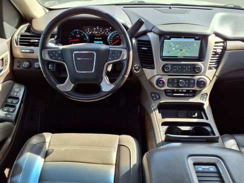 Used 2018 GMC Yukon Denali w/ Denali Ultimate Package AWD/4WD image 2