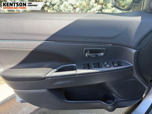 Used 2025 Mitsubishi Outlander Sport ES image 19
