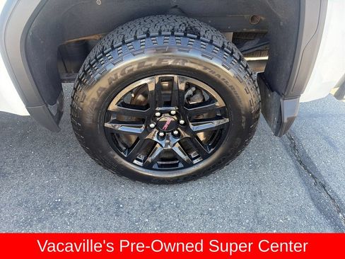 Used 2024 GMC Sierra 1500 AT4 w/ Technology Package AWD/4WD image 25