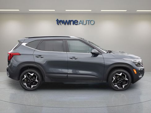 Used 2024 Kia Seltos EX AWD/4WD image 6